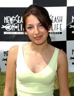 daily news: Vanessa Lengies Photos