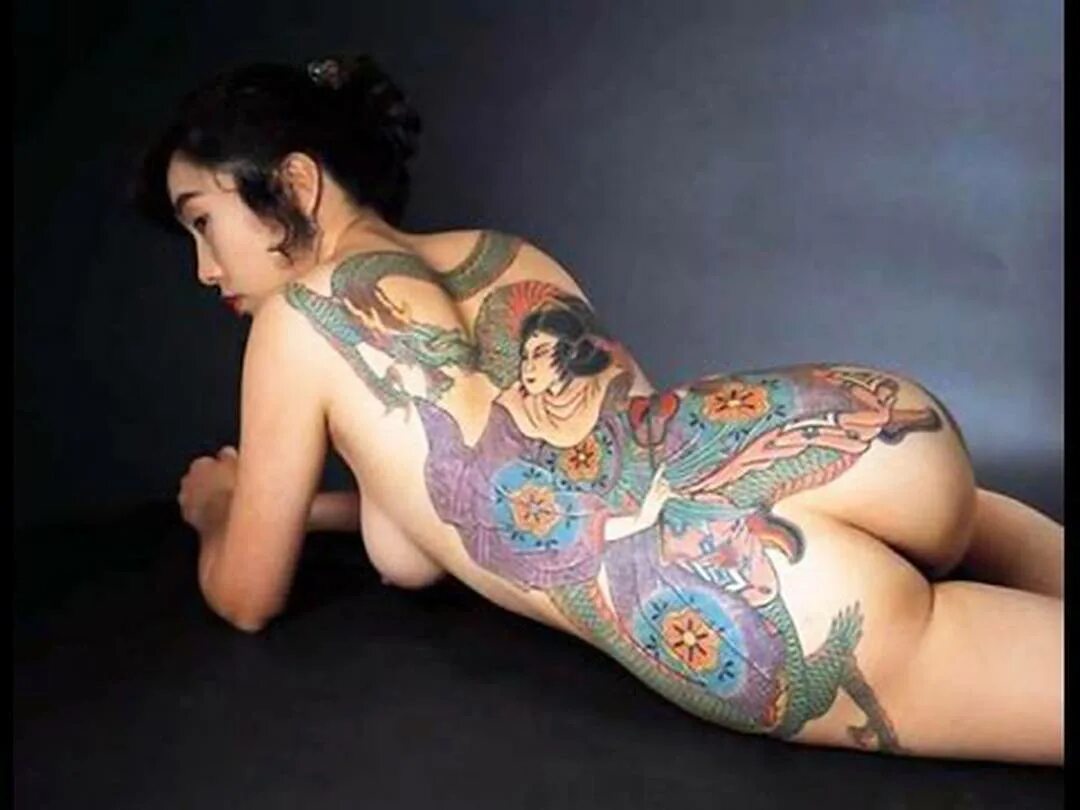 татуированная голая азиатка фото 31