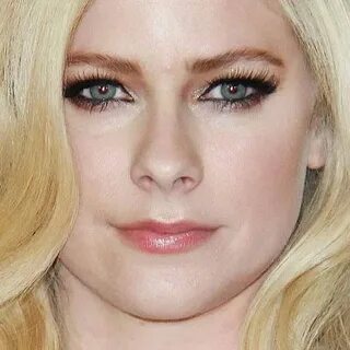 Avril Lavigne Makeup: Black Eyeshadow, Brown Eyeshadow, Silv