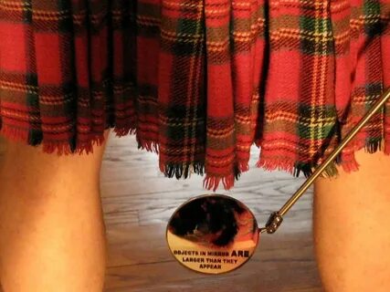 kilt-mirror.jpg (image)