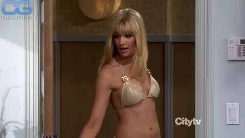 Beth behrs topless 🍓 Beth Behrs accidentally reveals her sli