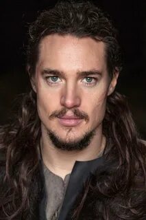 Alexander Dreymon - MONIKON