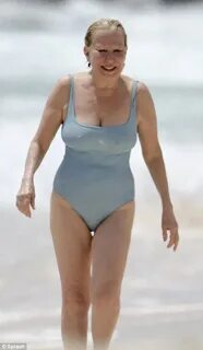 Bette Midler looks great in a swimsuit at 66 years old Daily