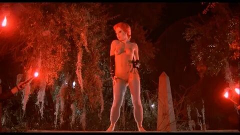 Linnea Quigley nude full frontal - Return of the Living Dead