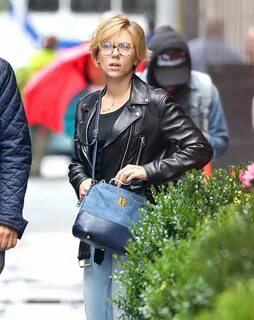 Scarlett Johansson Street Style - Out in NYC 9/30/2016 * Cel