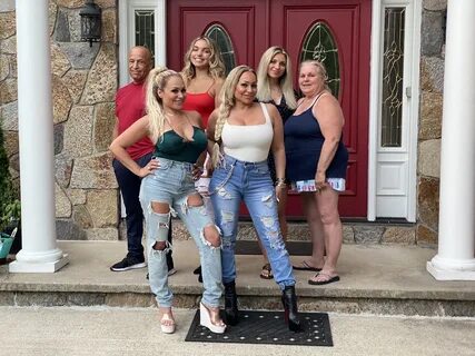 90 Day Fiancé' Stars Darcey & Stacey Silva on Their Spinoff 