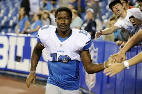 Lions WR Nate Burleson breaks arm due to falling pizza