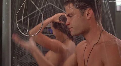 Dina Meyer Topless Starship Troopers Shower - Photo 20 - /Nu