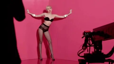 Miley Cyrus - Sexy Pantyhose
