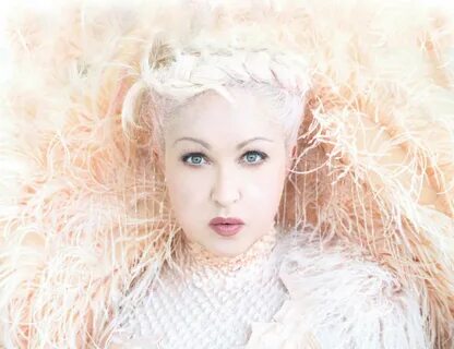 Cyndi Lauper Exemplifies Self-confidence for Women - 8WomenD