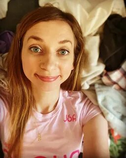 HOT CELEB PIX: Lauren Lapkus