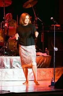 Belinda Carlisle Feet (3 images) - celebrity-feet.com