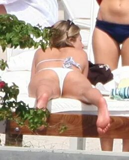 Jennifer-Aniston-Feet-151218.jpg ImageBan.ru - Надёжный фото