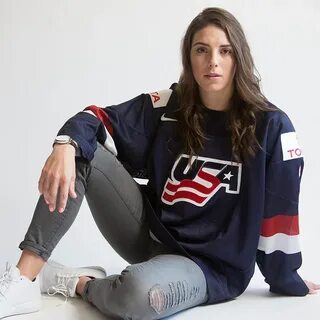 File:Hilary Knight 28235741.jpg - Wikipedia