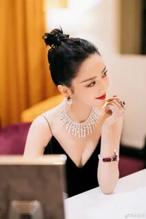Weibo @佟 丽 娅 9P 佟 丽 娅, #TongLiya, #actor, #actress, 演 员, 演 員