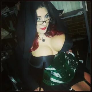 Ivy Doomkitty in Castle Corsetry! Favoritos