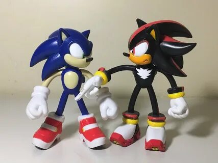 Sonic & Shadow Sonic Adventure 2 Action Figure Set presentin