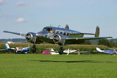 Beech 18 picture #09 - Barrie Aircraft Museum