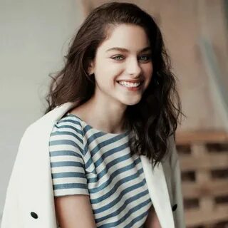 Odeya rush Odeya rush, Oval face hairstyles, Sexy beautiful 