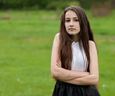 Photo of a 13-year-old brunette girl photographed in May 201