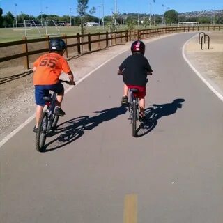 Conejo Creek Bike Path & Fitness Trail - Thousand Oaks'da Bi