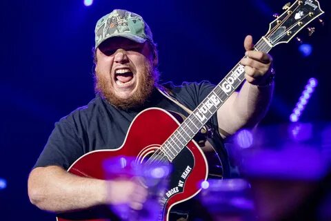 Luke Combs sorry for his past use of the Confederate flag
