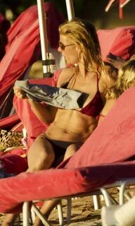 Gwyneth Paltrow Bikini Pictures.