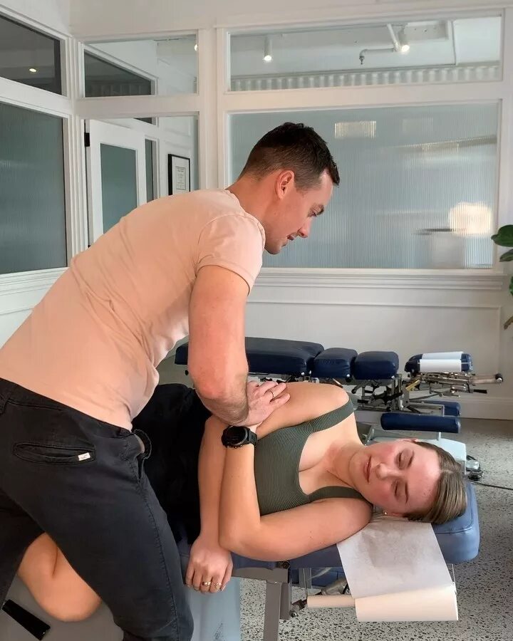 #Chiropractic spinal adjustments at their best! 💥 * Tag 3 friends that nee...