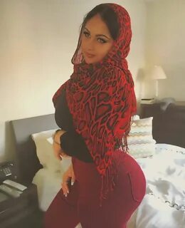 Tight Denim Beautiful hijab, Muslim girls, Fashion