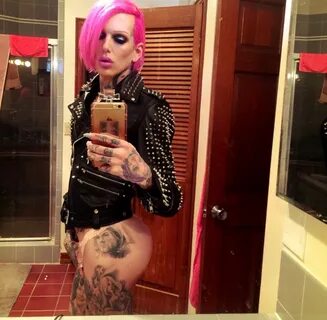 Jeffree Star Gets Cheeky In Leather - Drag Queens Galore!