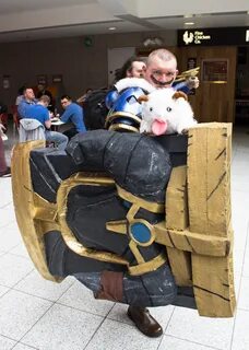 Braum Cosplay posted by John Simpson