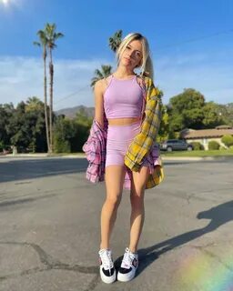 I love these pictures of Coco Quinn.