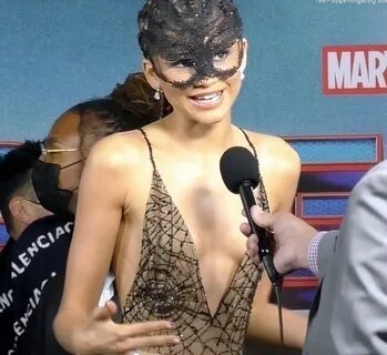 Zendaya boobs small