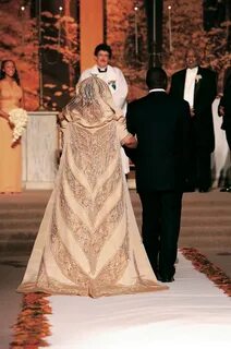 Honey-Colored Hooded Wedding Dress Train
