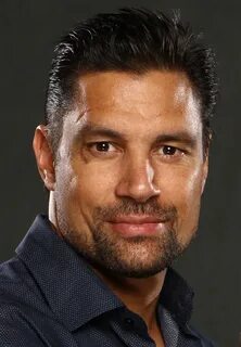 Category:Manu Bennett - Wikimedia Commons