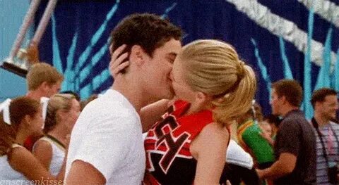 18 Iconic Kisses From '00s Movies That Still Make You Feel A