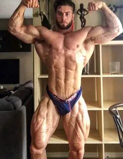 Chris Bumstead Has An Incredible Physique For Only Being 21 