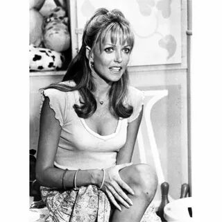 Susan Blakely Portrait in Classic Photo Print (8 x 10) - Wal