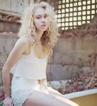 49 hot photos of Penelope Mitchell are just too tasty for he