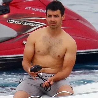 Alexis_Superfan's Shirtless Male Celebs: Joe Jonas shirtless