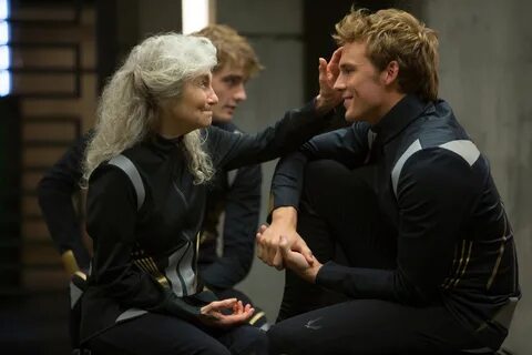 Фильм "Голодные игры: И вспыхнет пламя" / The Hunger Games: 