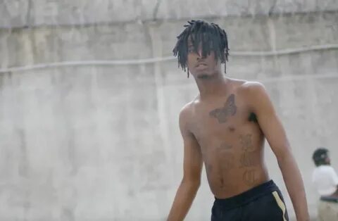 New Video: Playboi Carti Ft. Lil Uzi Vert - "wokeuplikethis*