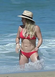 Hilary Duff sexy bikini pics 9.14/10