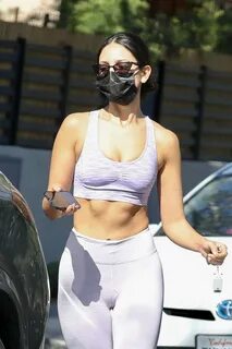 Eiza Gonzalez in Sports Wear Picking up Lunch in Los Angeles