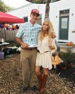 Forrest Gump and Jenny costume Trendy halloween costumes, Cu