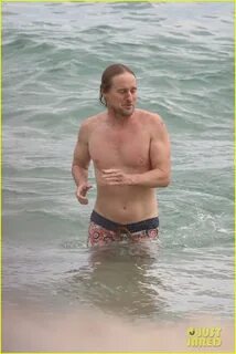 Owen Wilson Goes Shirtless for a Swim in Rio!: Photo 3976445
