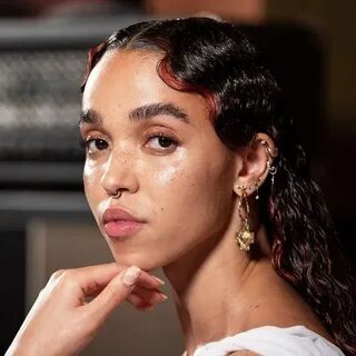 FKA twigs Fashion Style Fka twigs, Hair stiles, Cool makeup 