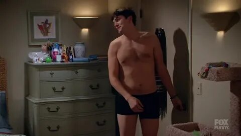 ausCAPS: Ashton Kutcher and Jon Cryer shirtless in Two And A