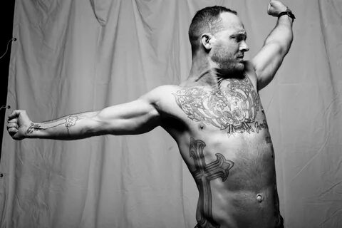 #ethanembry #cool #hot #muscle #tattoo #photoshoot #bw #men 