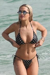 Rita Ora Hot in a Bikini - Beach in Miami 12/30/2015 Part II